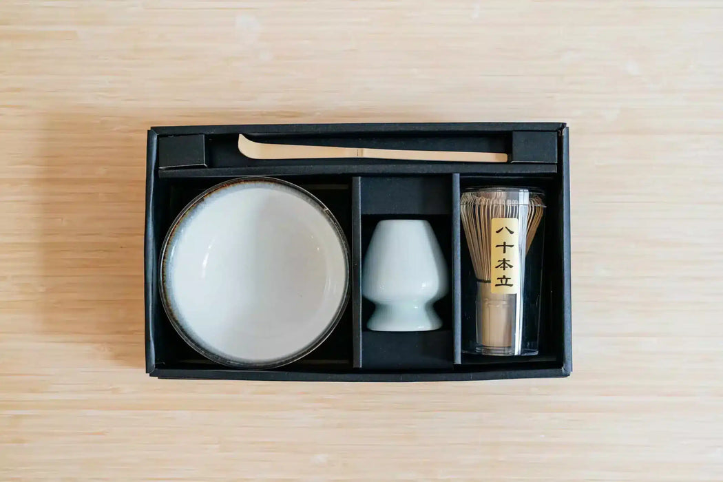 MATCHA SET WHITE JAPAN - with white bowl (4 or 5 pcs)