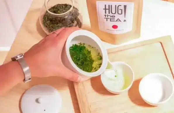 tea tasting hug the tea
