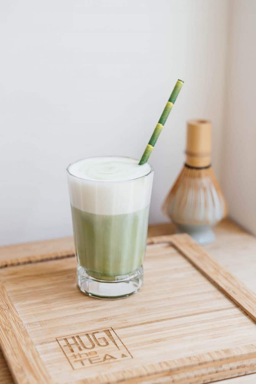 Iced matcha latte HUG THE TEA