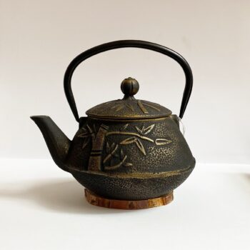 Cast iron teapot bamboo black D8N