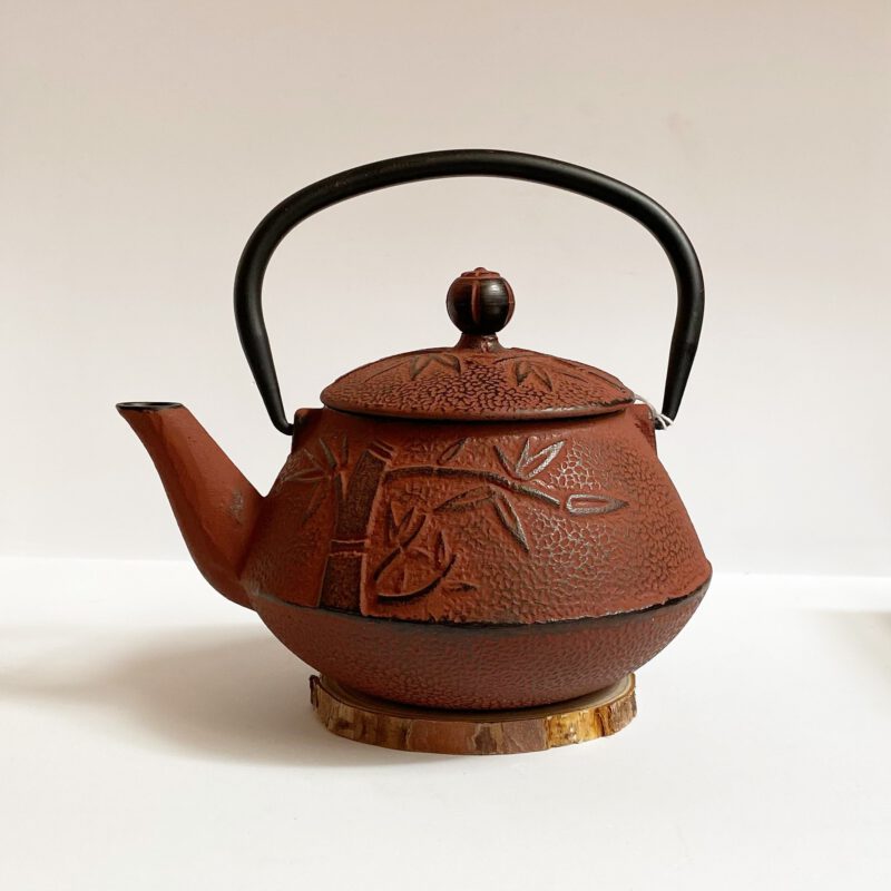 Japanese Cast iron teapot Bamboo Red Hug the Tea
