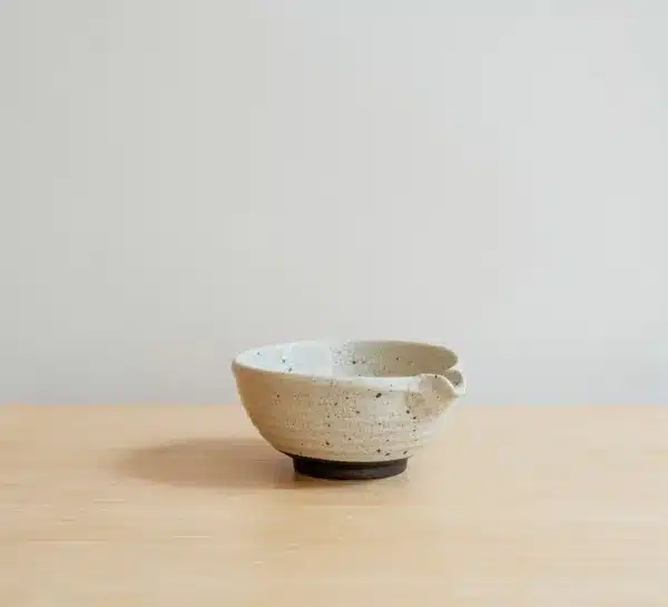 Katakuchi off white big